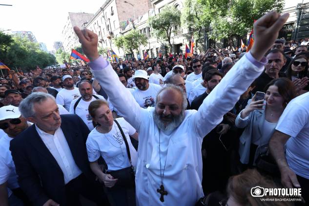 «Հրապարակ»․ Բագրատ սրբազանի դեմ վարույթ են սկսել 