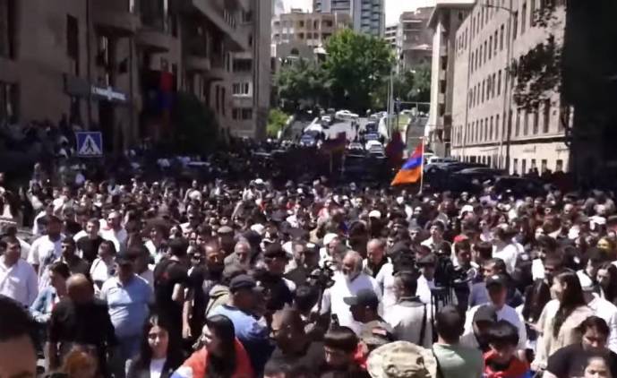  Ու՞ր է շարժվում երթը
