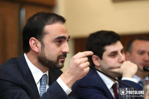 «Հրապարակ»․ Ինչու են լարվել Երեւանի քաղաքապետի ու փոխքաղաքապետի հարաբերությունները