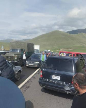 Քաղաքացիները փակել են Սպիտակ-Երևան ճանապարհը