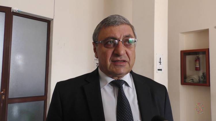 «Հրապարակ». Ո՞նց կարելի է մարդու տունը կիսել, սահման դարձնել ու խոսել մարդու իրավունքից