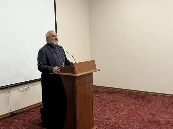 «Հրապարակ»․ Ինչու սրբազանը․ ում թեկնածություններն են քննարկվել