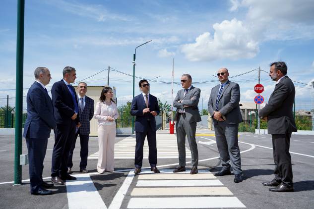 «Հրապարակ»․ Սահմանը դեռ չի բացվել, բայց պատրաստ են բեռներ ընդունել