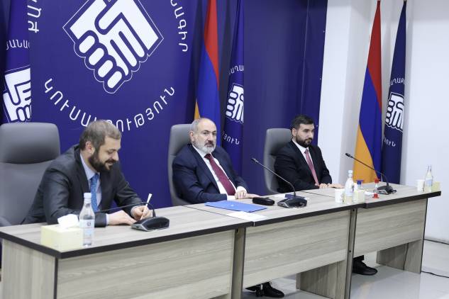 Пашинян стал более осмотрительным 