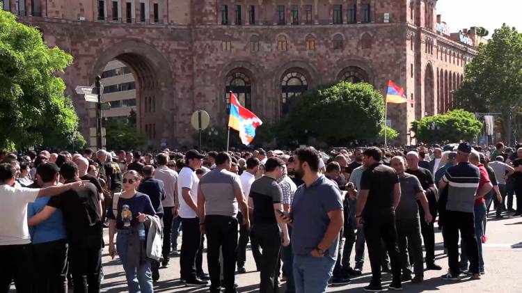 «Հրապարակ»․ Արցախցիներին երկրորդ սորտի մարդ են դիտարկում