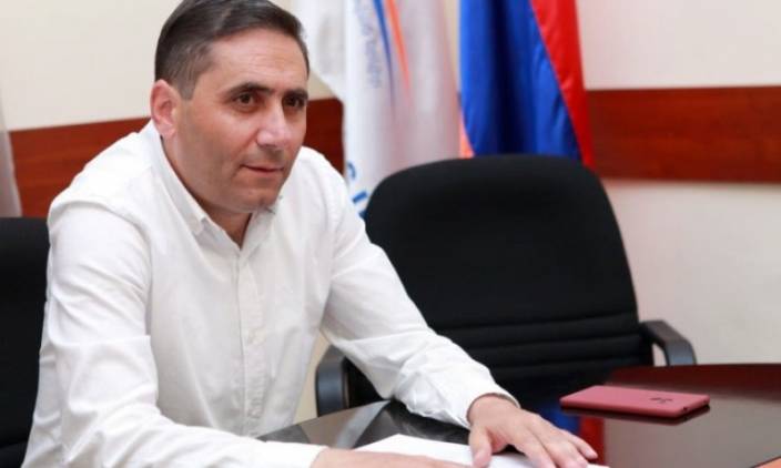 Իրենց իսկ թավշյա տերերին խիստ անհարմար դրության մեջ են դնում