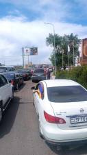 Հազարավոր շիրակցիներ Գյումրու մուտքի մոտ սպասում են Սրբազանին