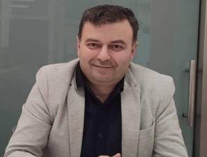 Նա պիտի հանի փարաջան, քանի որ հայրենիքը փրկելու համար զրկանքներն ավելի հեշտ է կրել թեթև հագուստով