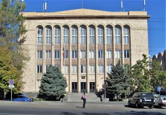 «Հրապարակ»․ ՍԴ-ն ձգձգում է քննությունը, որ իշխանությունը շարունակի փայ մտնել եւ գույք խլել