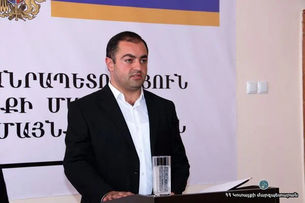 Ծաղկաձորի քաղաքապետը թանկարժեք ծառայողական մեքենա  եւ բնակարան է գնել 