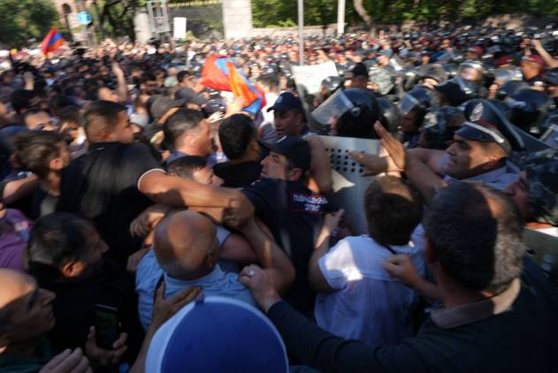 Քանի քաղաքացի է բերման ենթարկվել Բաղրամյան և Դեմիրճյան փողոցներից