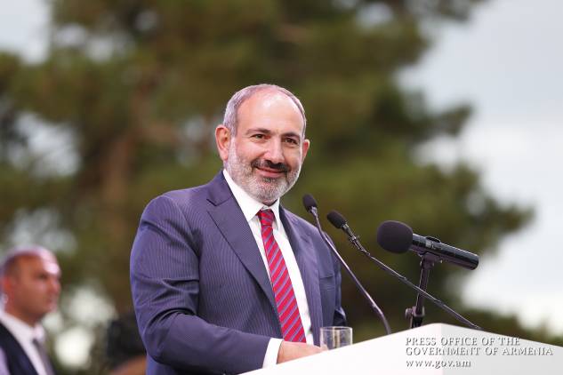Ժամանակին Ազգալդյանին էր նմանակում, հիմա՝ Ալիեւին ու Էրդողանին