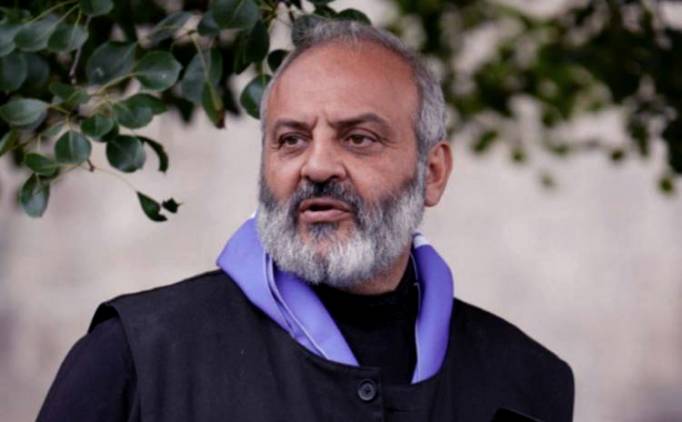 «Հրապարակ»․ Որ դեսպանատունն է խայտառակ պատասխան տվել Բագրատ Սրբազանին