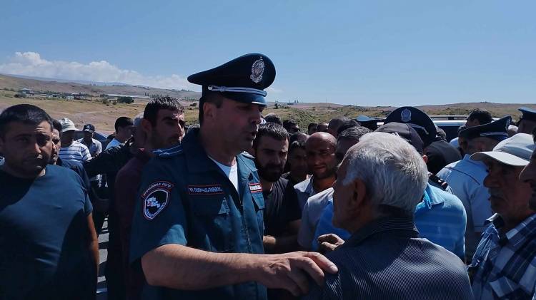 Լարված իրավիճակ Թալին-Երևան ճանապարհին