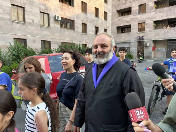 Ալլա Լեւոնյանը մասնակցում է Սրբազանի հավաքին
