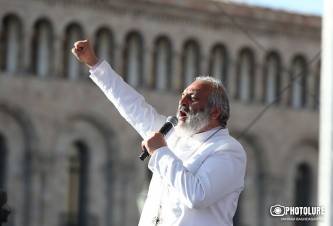 «Հրապարակ». Խմորումներ` Սրբազան շարժման ներսում