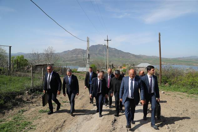 Փաշինյանը Բերքաբեր կգնա փող հողի դիմաց առաջարկով