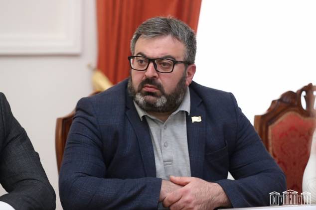 Անորոշություն ու տագնապ՝ Տավուշի սահմանամերձ գյուղերում․ թշնամին նոր ճանապարհի պռնկին է