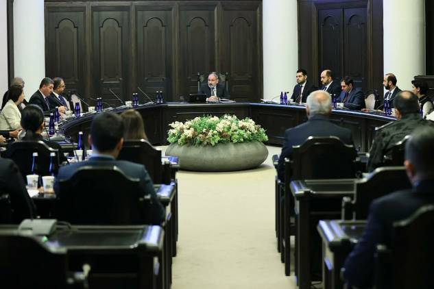 «Հրապարակ»․Նախարարներից ով երբ է արձակուրդ մեկնել եւ ինչպես է անցկացնում