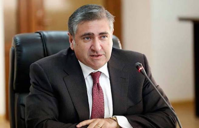 «Հրապարակ»․ ԼՂ-ն Փաշինյանի գերդաստանի գերեզմանոցը չէ, որ որոշի՝ տապանաքար քաշե՞լ, թե՞ խաչքար դնել