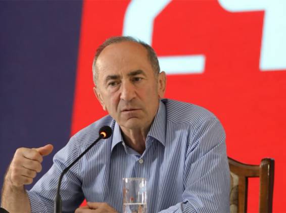 «Հրապարակ»․ Ռոբերտ Քոչարյանը թիմին հավաքել է. երկօրյա նիստ՝ Բյուրականում