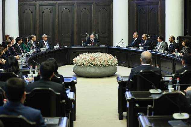 «Հրապարակ». Ինչու է Փաշինյանը «ծյունինգ» անում Հանրային խորհուրդը