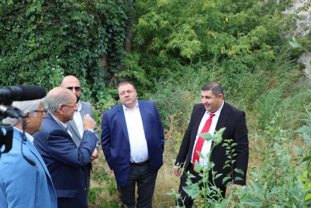 Աշխարհում հայտնի թոշակառու հայ մասնագետները կտեղափոխվեն Գյումրի ապրելու