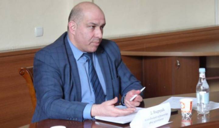 «Հրապարակ»․ Ագրարայինի ռեկտորի պարտականությունները կատարողը կաղում է տարրական հանրահաշվից