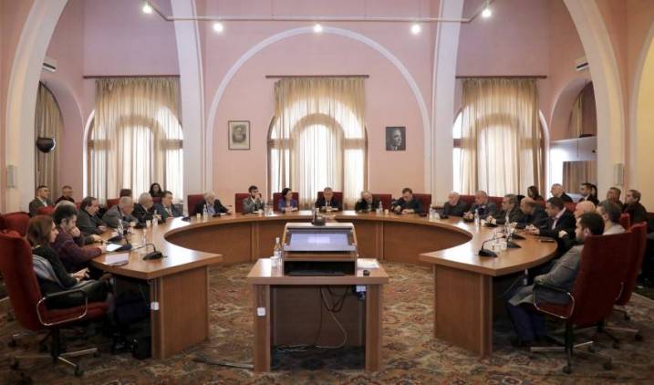 Ո՞վ է այս օրենքի պատվիրատուն եւ շահառուն