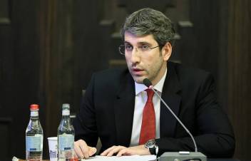 Ո՞ր մի նորմալ մարդը կհամաձայնի ստորացման եւ հեղինակազրկման
