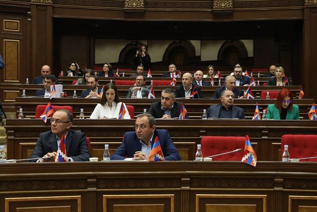 «Հրապարակ». Ի՞նչ կանի ընդդիմությունը խորհրդարանում կանոնակարգի քննարկմանը