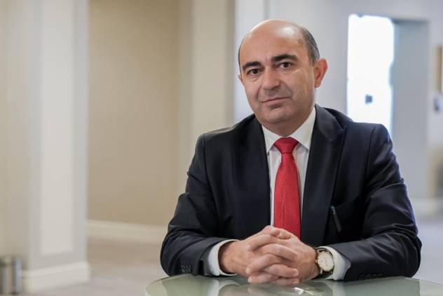 «Հրապարակ». Թող մանդատները վայր դնեն, որ Փաշինյանը չցրի ԱԺ-ն, ես էլ իրենց կյանքում չեմ անդրադառնա