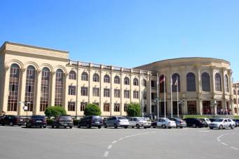 Ավագանու  ՔՊ-ական անդամները կես ժամ սպասել են, հետո հեռացել