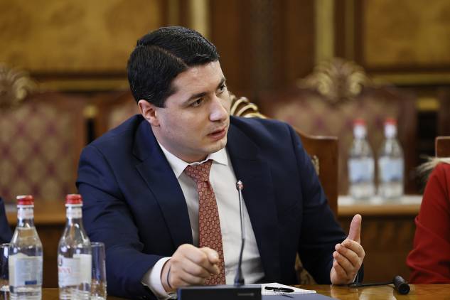 Մանրերի գիգանտոմանիան
