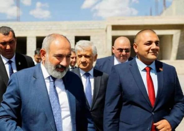 Փաշինյանը Սարուխանյանին փորձության է ենթարկում