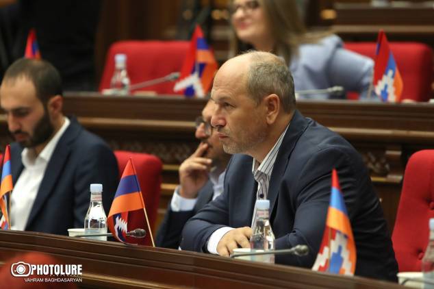 «Հրապարակ»․ Ընդդիմադիր պատգամավորին էլ «կխնդրեն» մանդատը վայր դնել