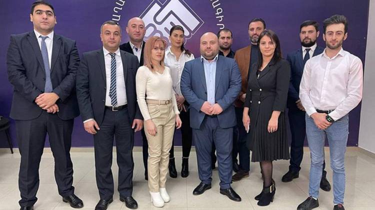 Դիտարժան սալյուտ «Քաղպայմանագրի» ներսում