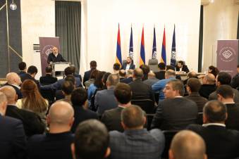 «Հրապարակ». Փաշինյանը դժգոհ է թիմից, թիմը` Փաշինյանից. ինչ են խոսել Աշտարակում