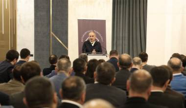 «Հրապարակ». ՔՊ-ում դժգոհ են․ Փաշինյանը ոմանց պատժում է, իսկ յուրայինների էլիտար «կայֆերը»՝ ներում