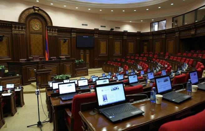 «Հրապարակ». ՔՊ-ականները հեռախոսները փոխում են