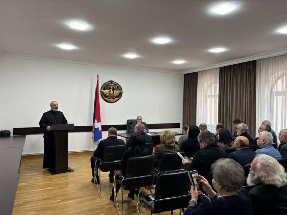 Արցախի խորհրդարանը փակ նիստ է հրավիրել, մասնակցում է նաեւ Բագրատ սրբազանը