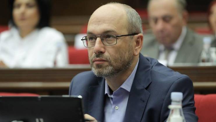 «Հրապարակ». Բարտեր են արել, Գեղամ Նազարյանին ուղարկել ՔՊ-ականների մոտ