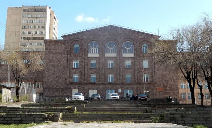 Ֆիզիկայի ուսուցիչ Արամ Ծատուրյանի կալանքի ժամկետը երկարացվել է