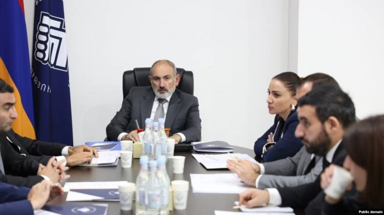 «Հրապարակ». Ի՞նչ եք վեր ընկել ձեր սենյակներում