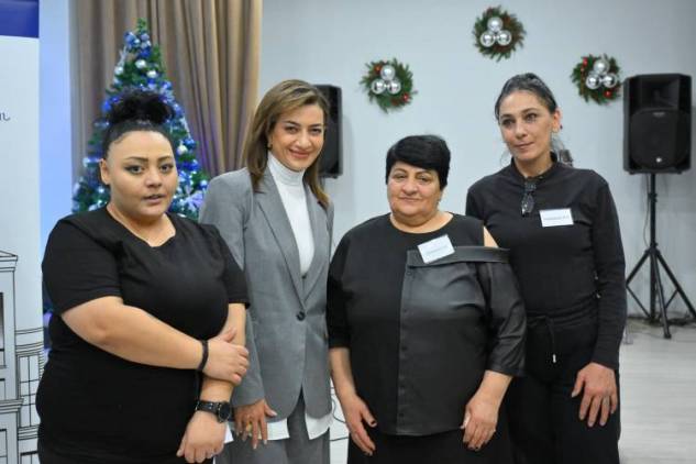 Բարի փերի խաղալու համար այդ կախյալ կանանց օգտագործել է․․․