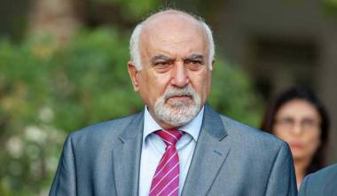 Պարույր Հայրիկյանը վարկի տակ գտնվող տունը նվիրում է պետությանը