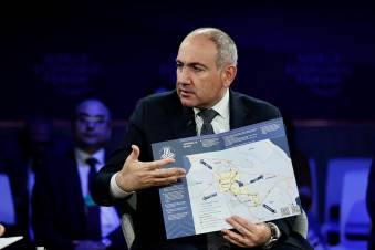 «Հրապարակ». Դավոսում Փաշինյանը «ժողովրդավար լինելու» հին հեքիաթը պատմեց