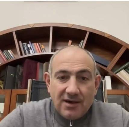 Պարոն վարչապետ, ժամը 3-ին սա հրապարակե՞մ․ Փաշինյանի ուղիղ եթերի կիքսը