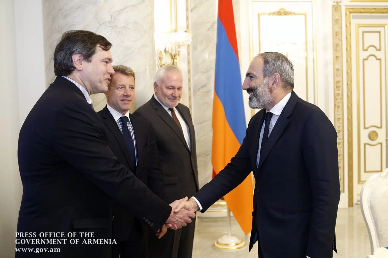 «Հրապարակ». Փաշինյանը որոշել է մեծ գերեզմանաքար դնել այդ հարցի վրա