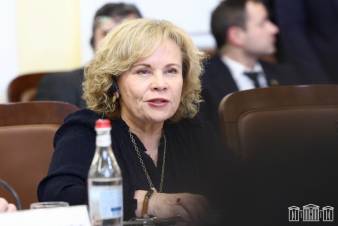 Ընտրություն` բազմակնության եւ անբարոյականության միջեւ